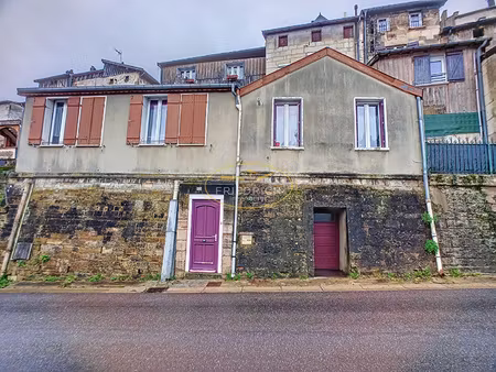 jolie maison de ville - libre de toute occupation
