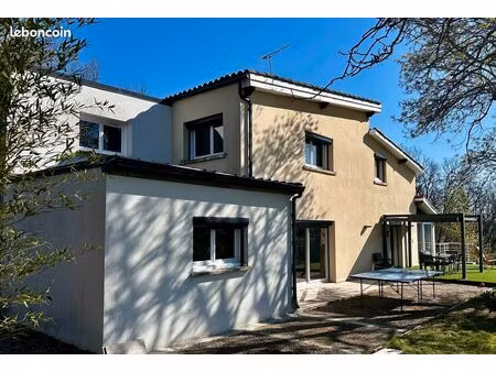 maison 280 m² • 9 ha • piscine • spa • 5 chambres • montesquieu (82) • sans frais d’agence