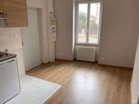 location appartement 2 pièces à dijon (21000) : à louer 2 pièces / 24m² dijon