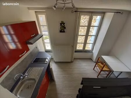 studio semi meublé