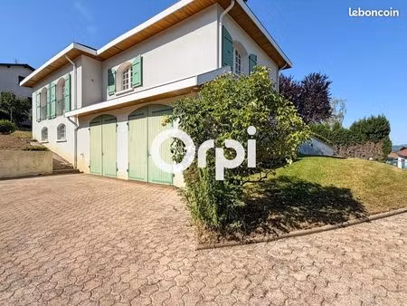 villa 6 pièces 137 m²