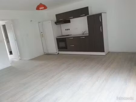 location f2 rez de chaussée