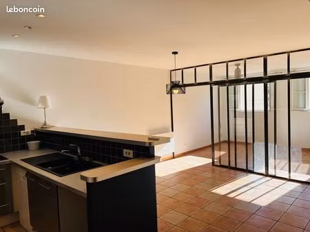 direct propriétaire : grand t2 cosy centre aix - option parking