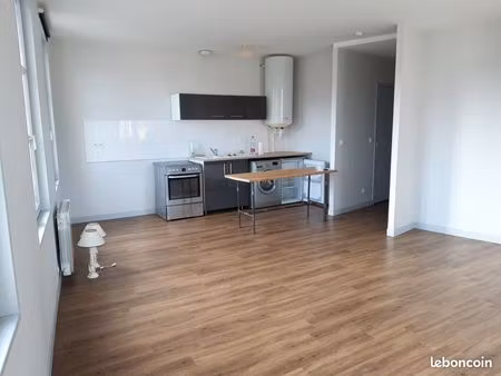 grand f2 caen quartier caponiere