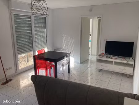 appartement meublé exclusivement étudiant de septembre 26 à juin 2027 proche faculte/iut/u