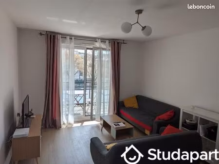 chambre 1 pièce 12 m²