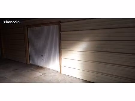 auvergne allier vichy garage individuel dépôt