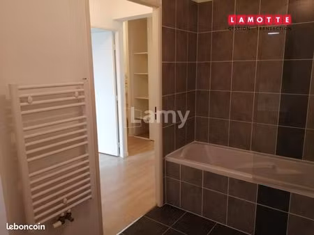 appartement 3 pièces 65 m²