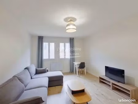 studio 2 pièces 28 m²