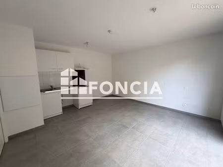 studio 1 pièce 27 m²