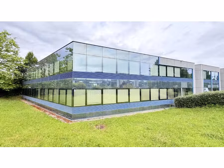 vente bureau 4 pièces 135 m² archamps (74160)