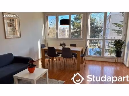 chambre 1 pièce 9 m²