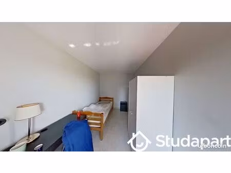 chambre 1 pièce 72 m²