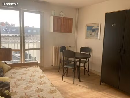 orleans studio meublé centre chauffage et eau compris toutes charges comprises