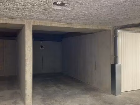 place de parking dans résidence sécurisée