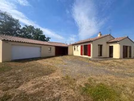 vente maison à montaigu-vendée (85600) : à vendre / 115m² montaigu-vendée