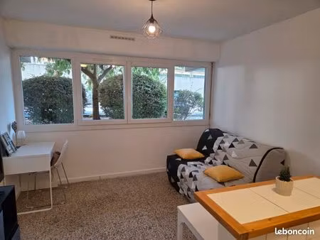 studio meublé avec parking privé
