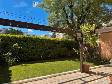 t3 72m² rénové – rez-de-jardin 90m² privatif – cave/garage – clim – caluire