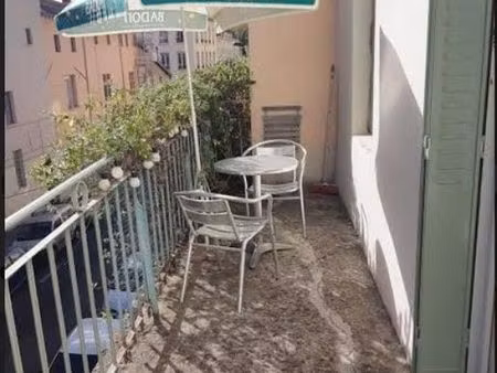 particulier loue t2 avec terrasse lyon 1er