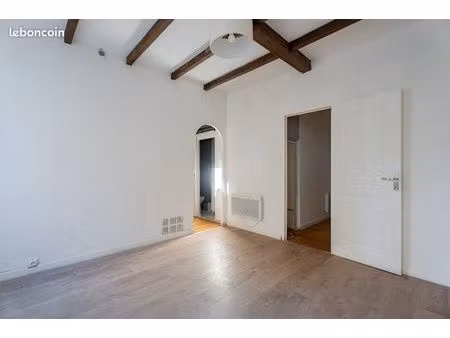 appartement t2 bas montolivet