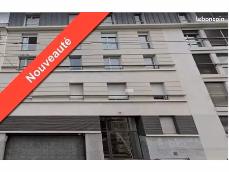 parking 18 m² lyon
