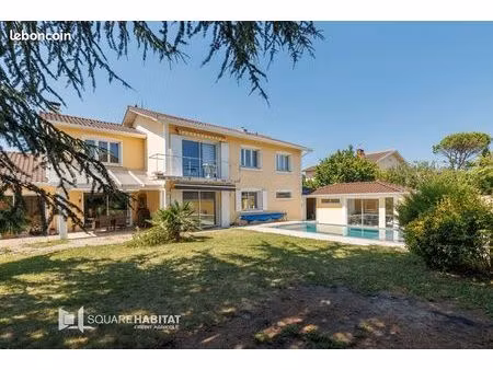 maison 6 pièces 248 m²