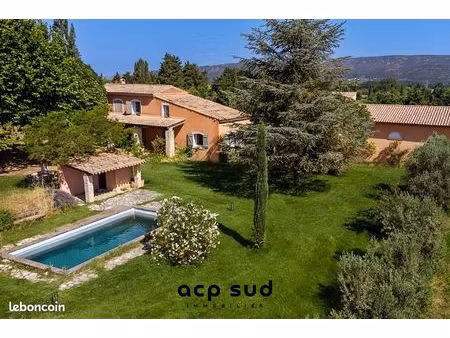 maison 6 pièces 300 m²