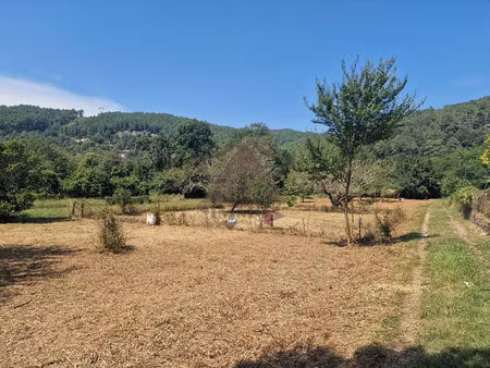 terrain besseges 2033 m2