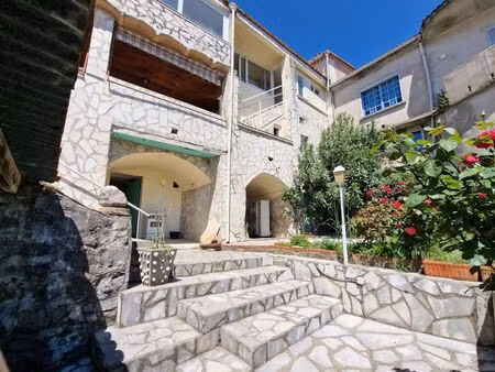 maison de village en pierres