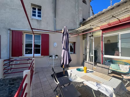 maison sur les hauteurs avec jardin et terrasse