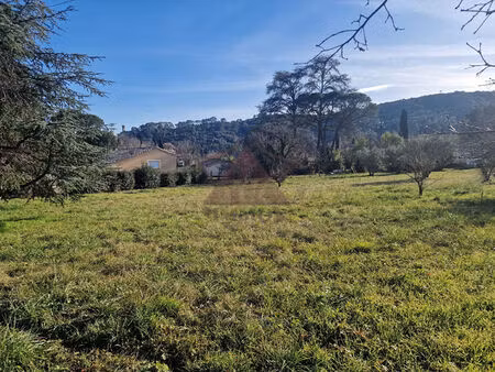 magnifique terrain plat proche centre ville