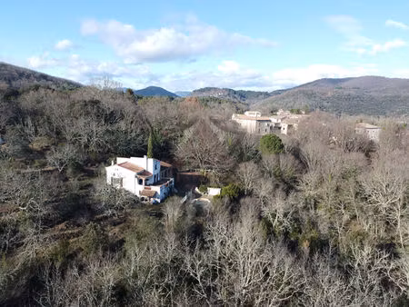 maison avec grand terrain de 7000 m² idéalement située