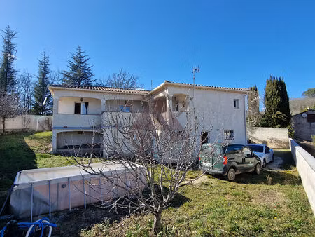 maison deux chambres avec grand garage - belle vue dégagée