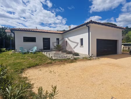maison recente de plain pied avec commodités a pied