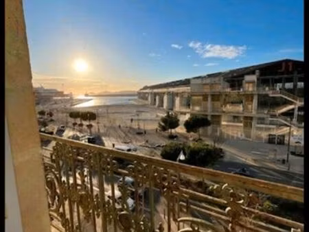​? rare à la vente : t2 haussmannien climatisé avec vue mer & ascenseur – marseille 2e