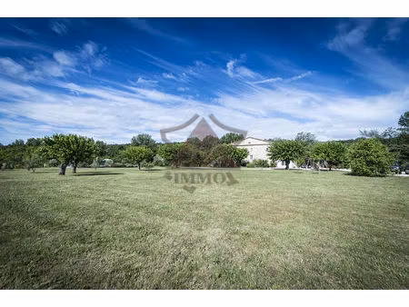 magnique mas sur 1 hectare de terrain