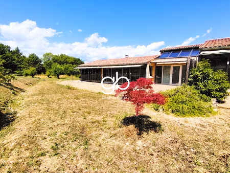 maison d'architecte écologique sur 6 000 m2 autonomie  nat