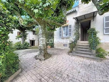 maison 6 pièces 140 m²