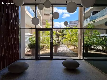 studio 1 pièce 29 m²