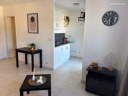 studio proche bord de mer