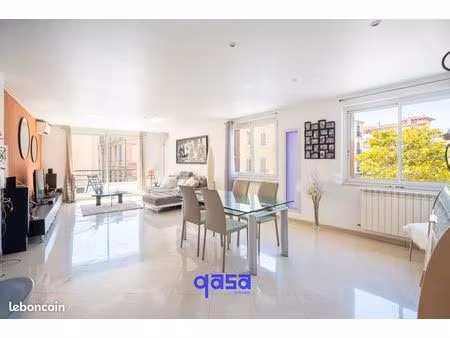 appartement 3 pièces 84 m²