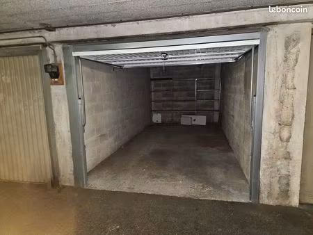garage fermé 15 m² nice madeleine