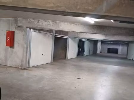 garage fermé en sous sol