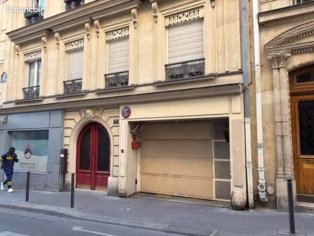 spacieuse place de parking à louer