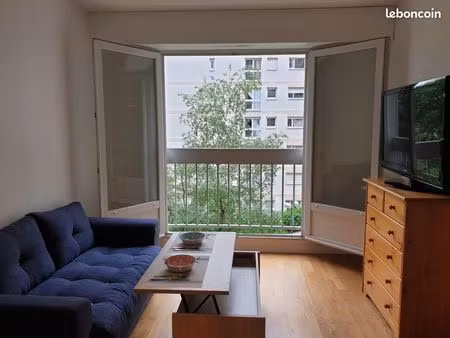 studio 1 pièce 28 m²