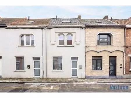 woning in de stadsrand met 2 slaapkamers  dressing en tuin
