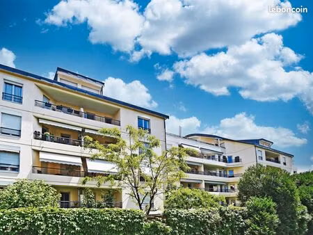 appartement 3 pièces récent avec grande terrasse et jardin