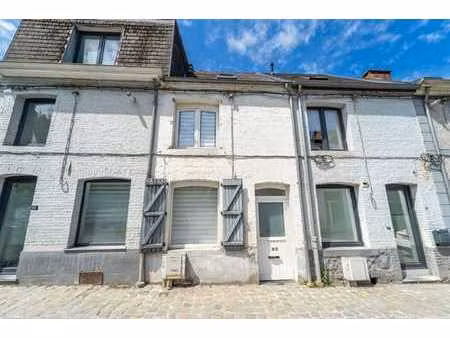jolie maison 2 chambres dans le centre historique de thuin