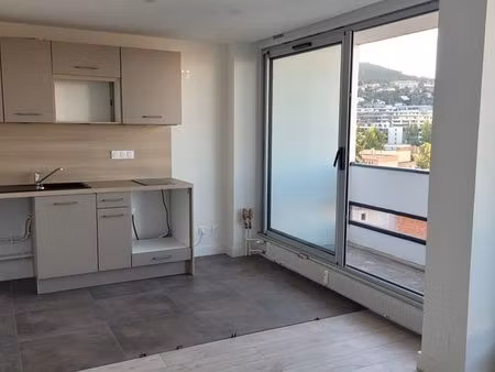 tres bel appart f2 37 m² refait neuf