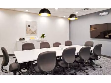 bureau clé en pour 15 employés à regus louise centre